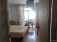 3樓，450元/月，85平3室2廳，拎包入住